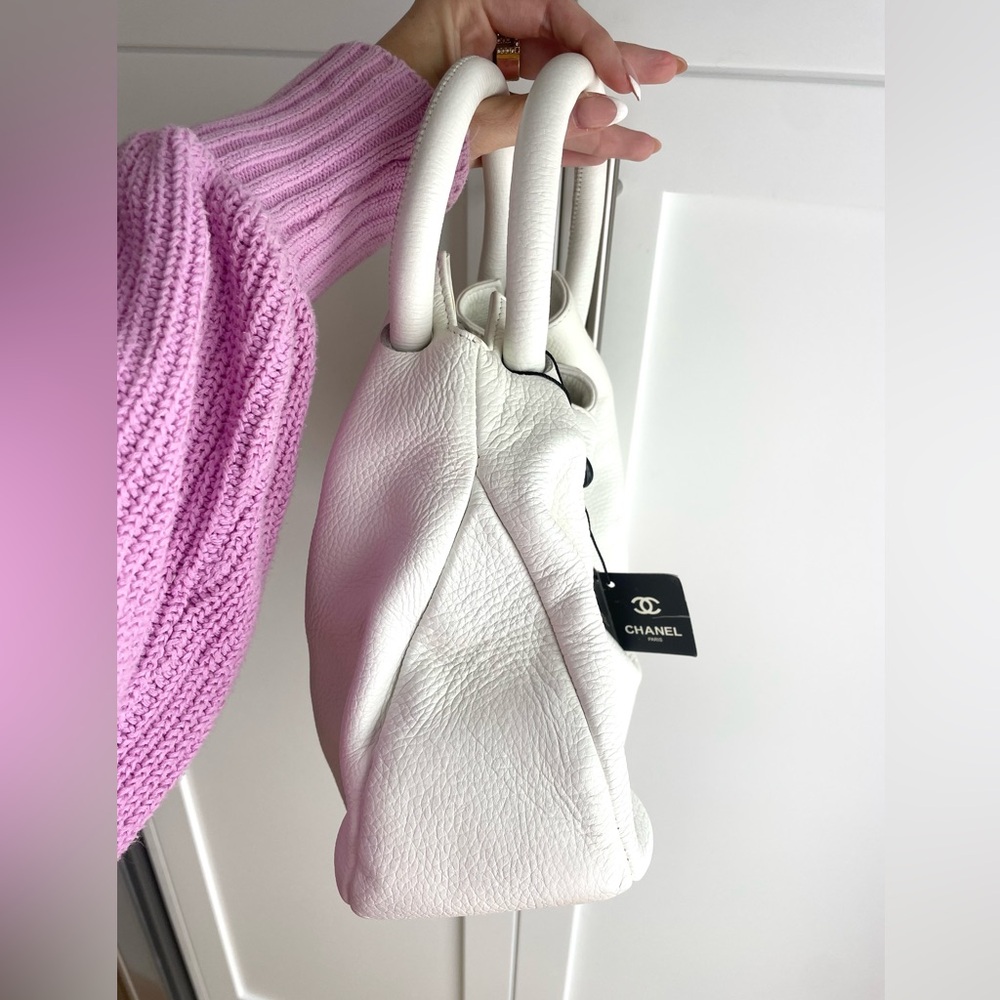 CHANEL BRAND NEW “Dice Handbag” White Leather - Picture 7 of 12